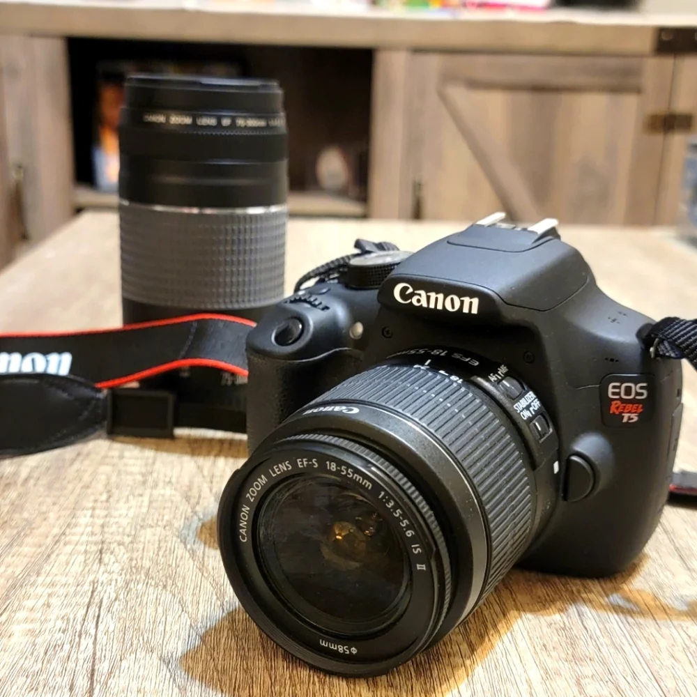 Canon EOS Rebel T5 - Picture 1 of 11